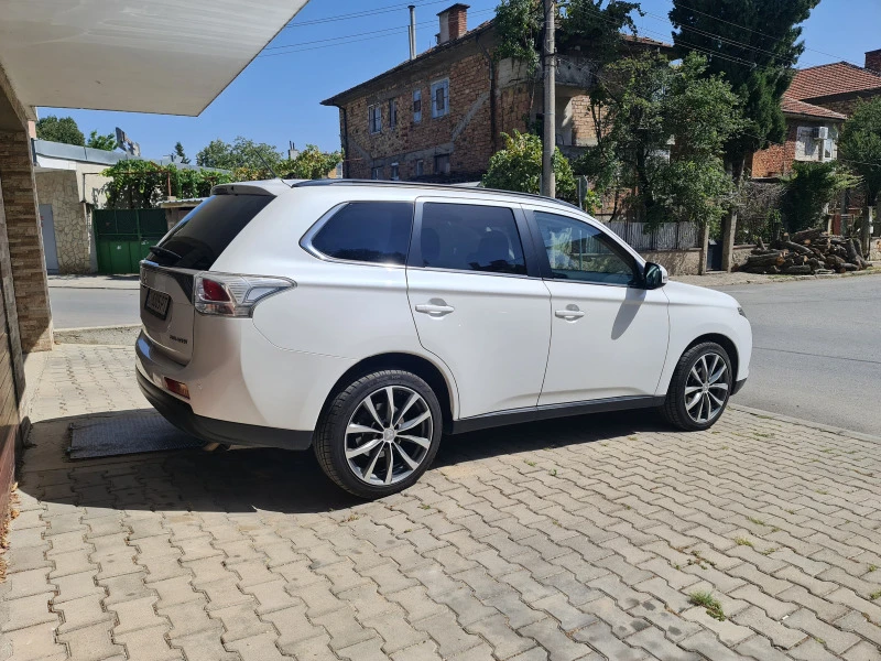 Mitsubishi Outlander, снимка 3 - Автомобили и джипове - 47346919