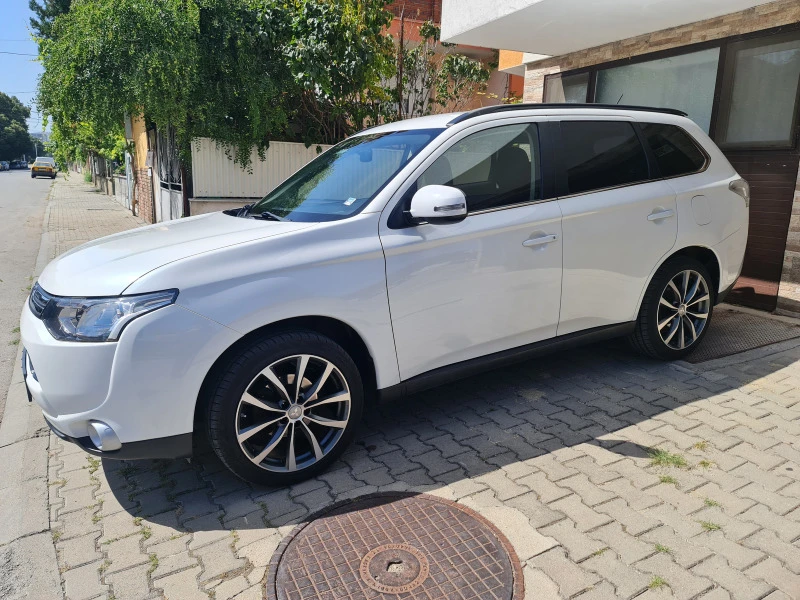 Mitsubishi Outlander, снимка 7 - Автомобили и джипове - 47346919