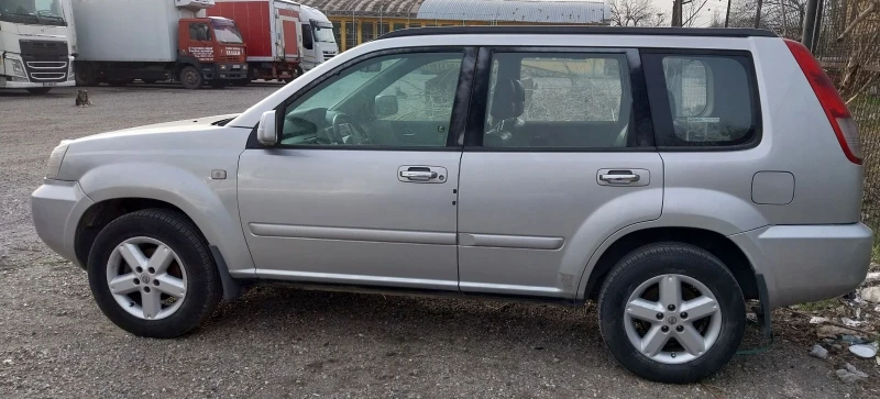 Nissan X-trail 2.2 D, снимка 2 - Автомобили и джипове - 48204531