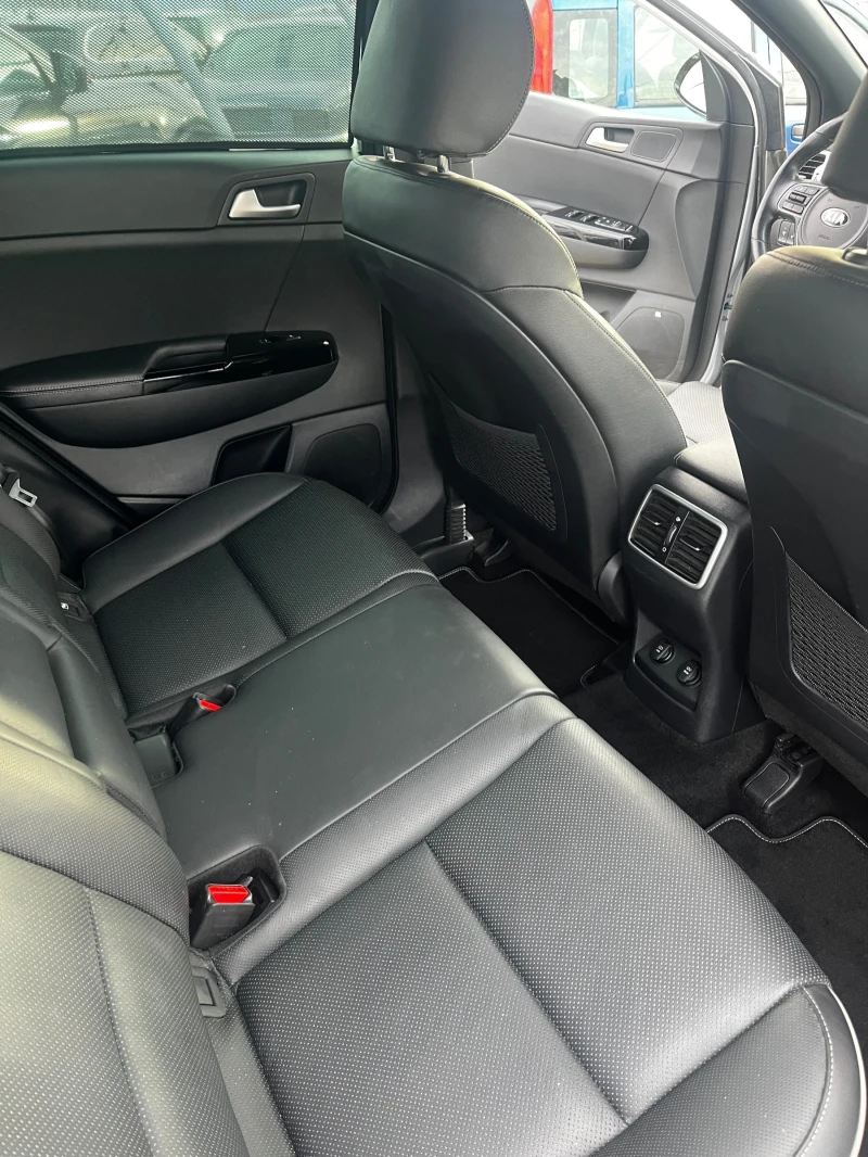 Kia Sportage GT LINE, снимка 7 - Автомобили и джипове - 52256614