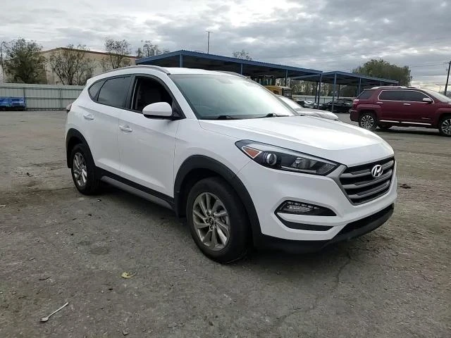 Hyundai Tucson 2.0L 4 Front-wheel Drive - изображение 9