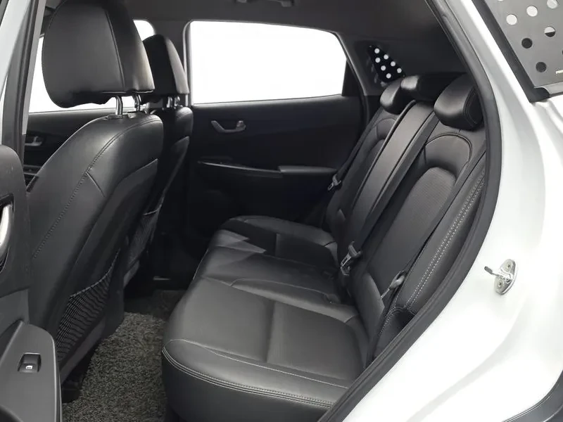 Hyundai Kona 1.6D - САМО 30% АВАНС, снимка 12 - Автомобили и джипове - 56028502
