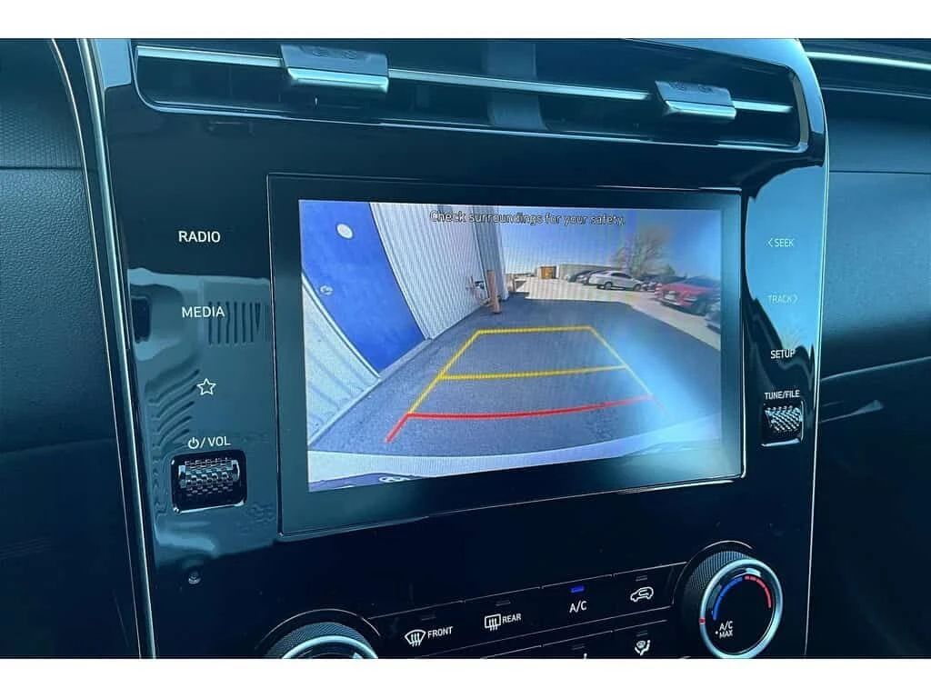 Hyundai Tucson * ESSENTIAL | HEATED SEATS | CARPLAY/ANDROID AUTO , снимка 12 - Автомобили и джипове - 53846696