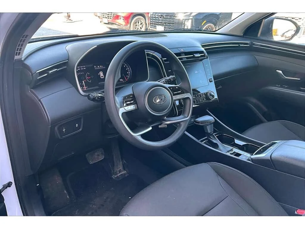 Hyundai Tucson * ESSENTIAL | HEATED SEATS | CARPLAY/ANDROID AUTO , снимка 8 - Автомобили и джипове - 53846696