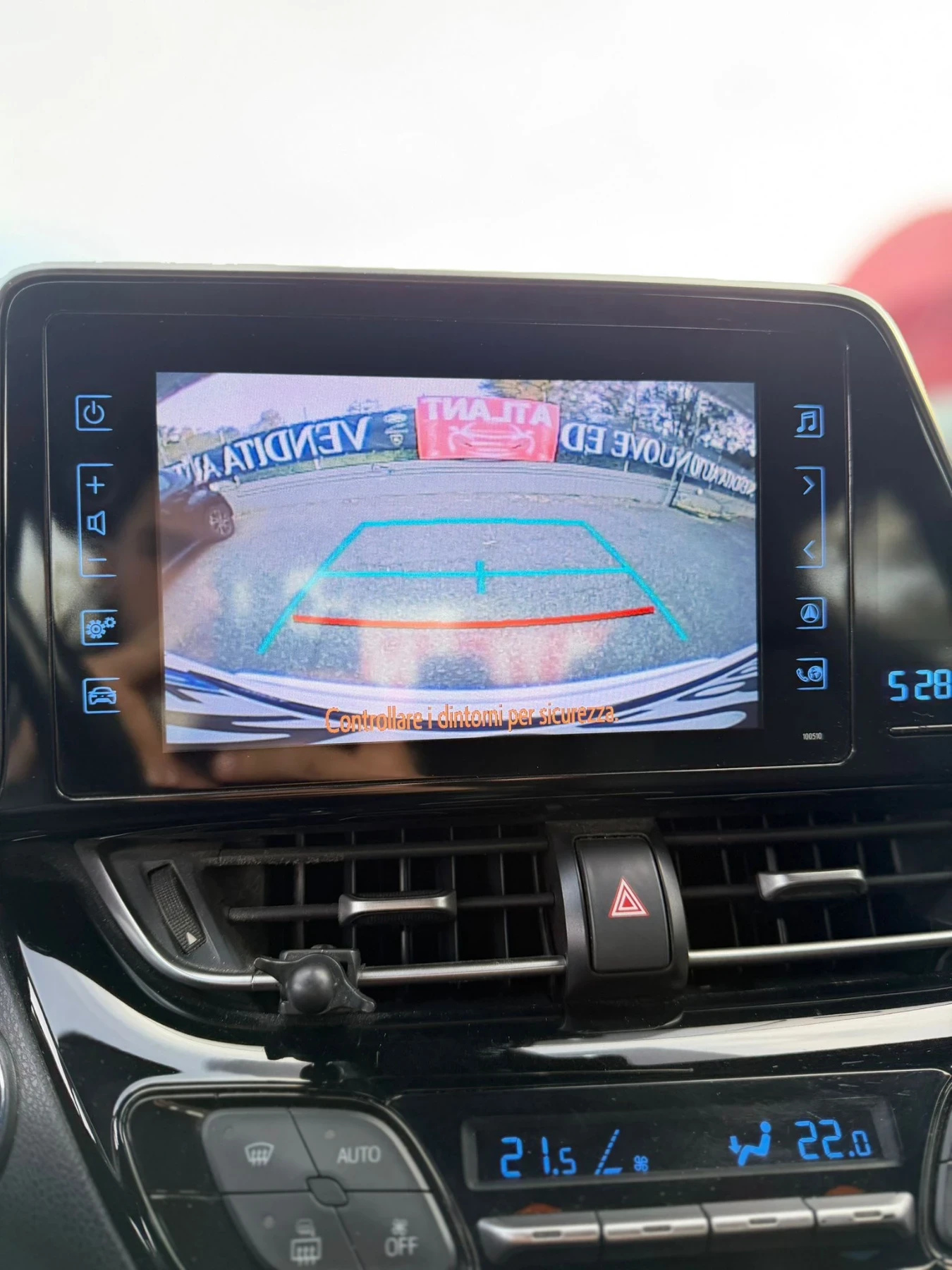 Toyota C-HR 1.8 hybrid , снимка 7 - Автомобили и джипове - 54009501