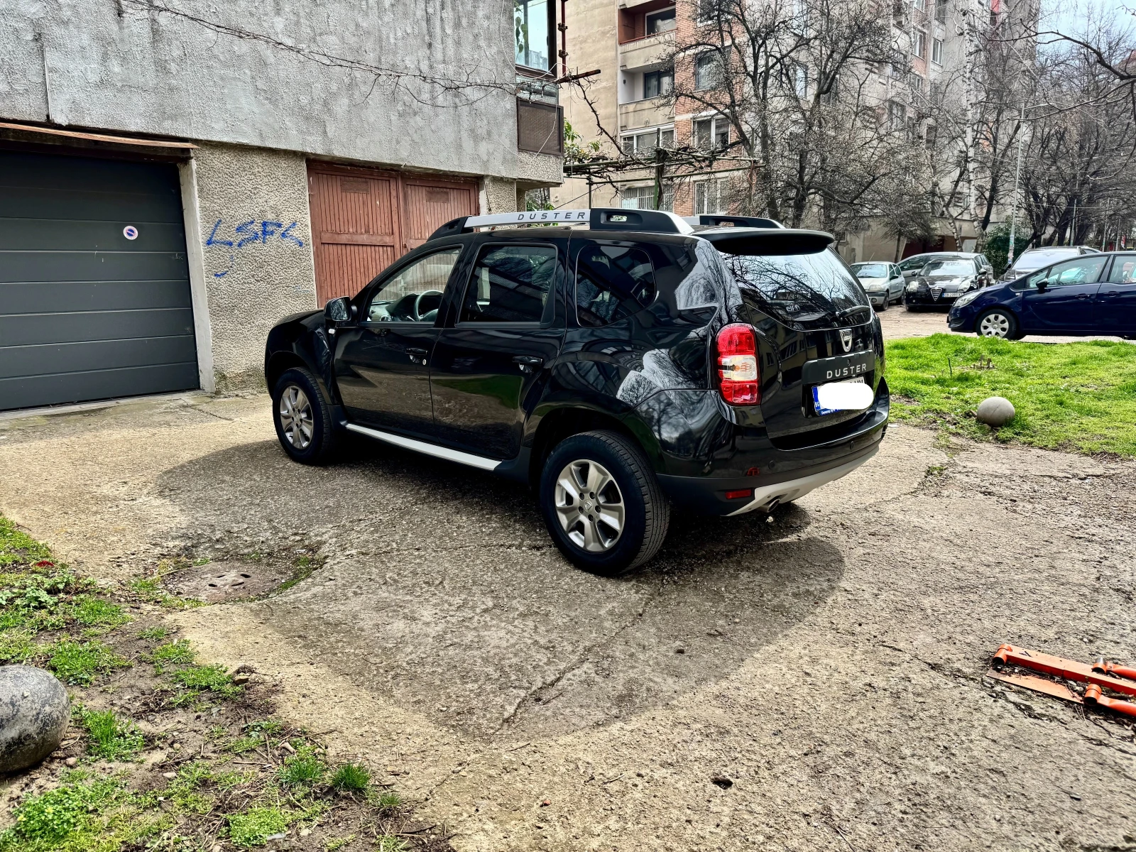 Dacia Duster 1.5 dCi 90 к.с. | 1 Собственик | Реални 129 000 км, снимка 2 - Автомобили и джипове - 54028136