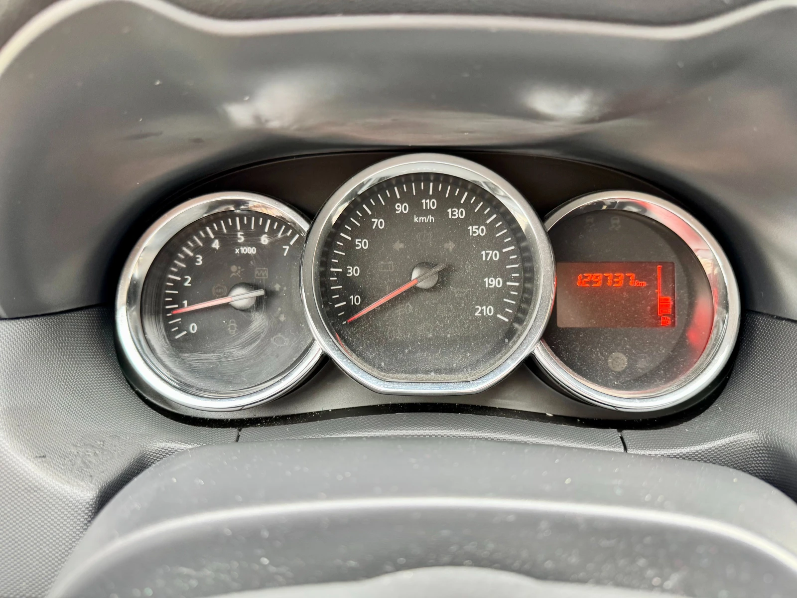 Dacia Duster 1.5 dCi 90 к.с. | 1 Собственик | Реални 129 000 км, снимка 9 - Автомобили и джипове - 54028136