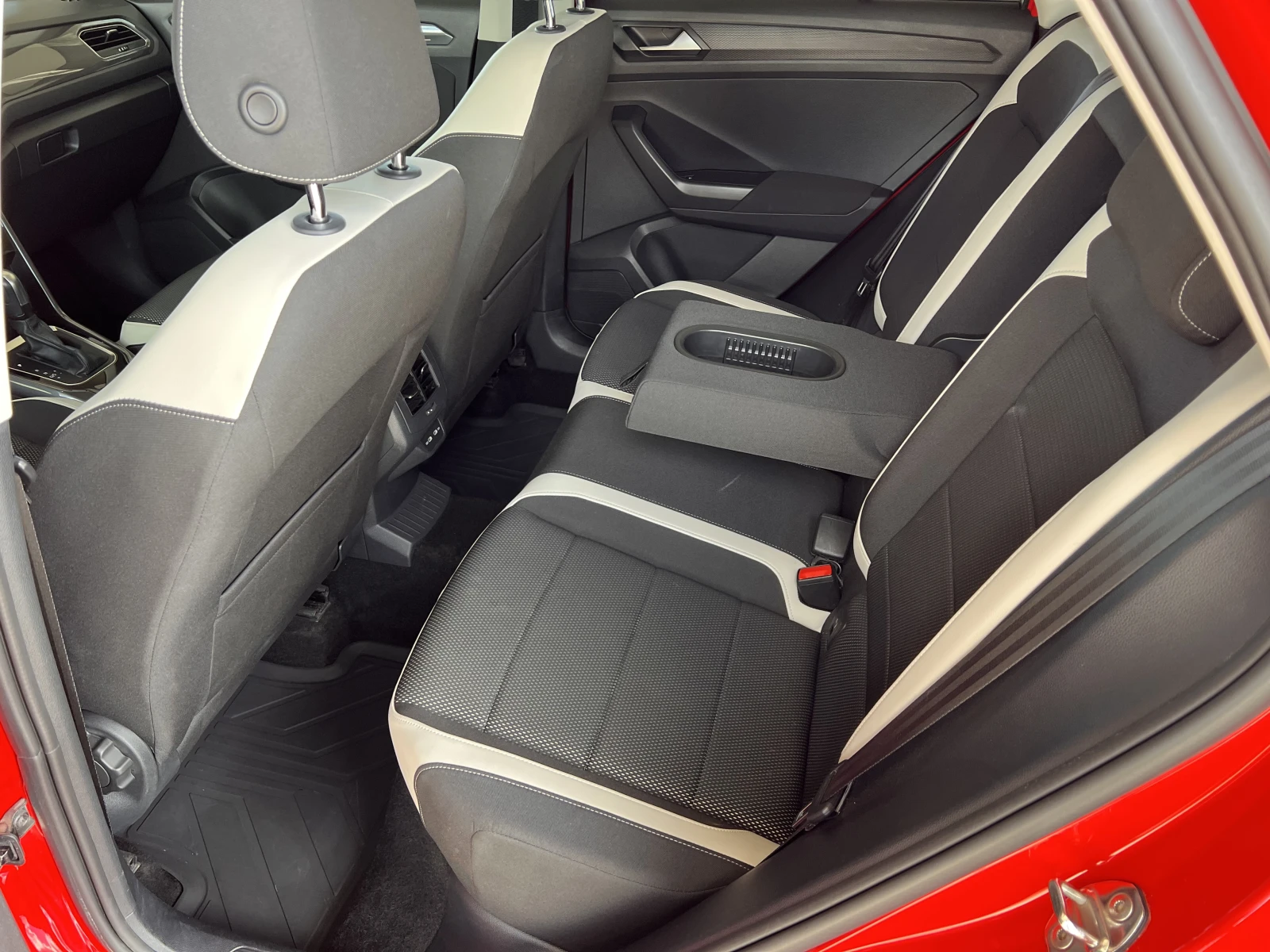 VW T-Roc STYLE/1.5TSI/150K.C./7DSG, снимка 10 - Автомобили и джипове - 54147373