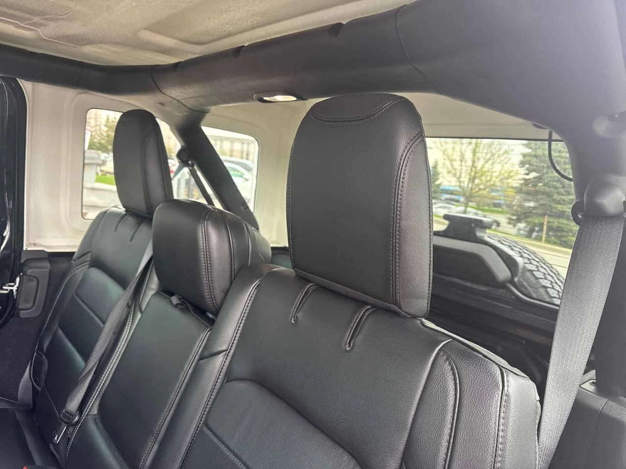 Jeep Wrangler Sahara/CARFAX/2 КЛЮЧА/ПОДГРЕВ/КОЖА, снимка 13 - Автомобили и джипове - 54417825