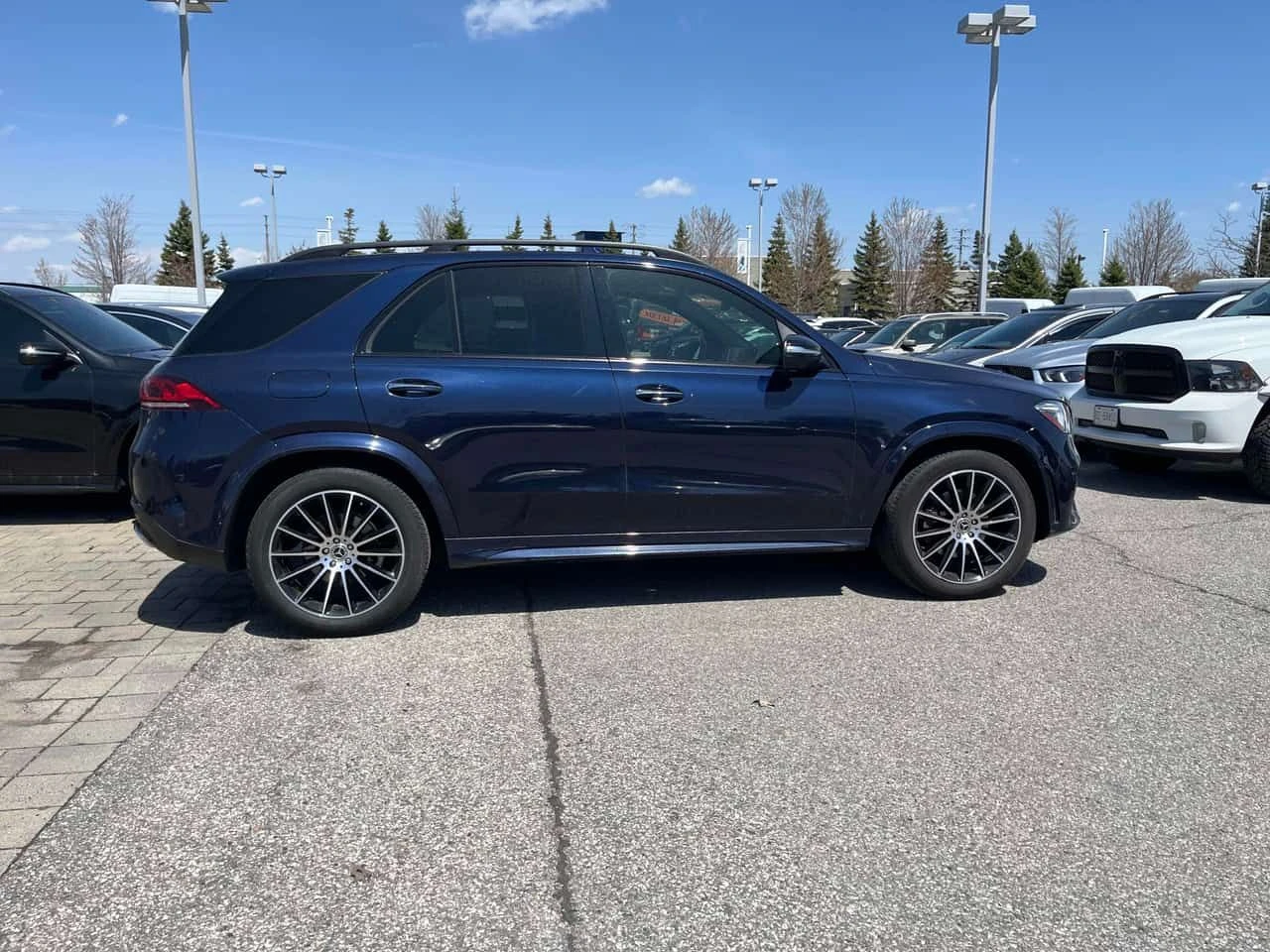 Mercedes-Benz GLE 350 * ДИСТРОНИК * ОБДУХВАНЕ * PANO * BURMESTER, снимка 3 - Автомобили и джипове - 54435594