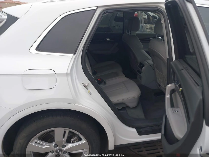 Audi Q5 2.0l 45 Premium, снимка 8 - Автомобили и джипове - 54527111