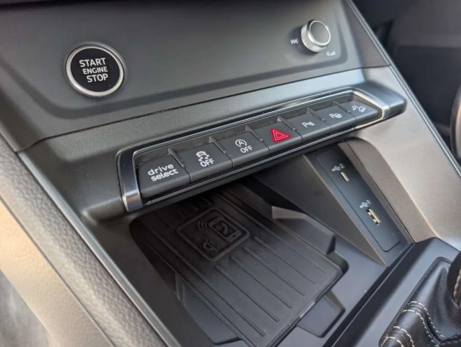Audi Q3 QUATTRO S LINE ЦЕНА ДО БГ, снимка 15 - Автомобили и джипове - 54824509
