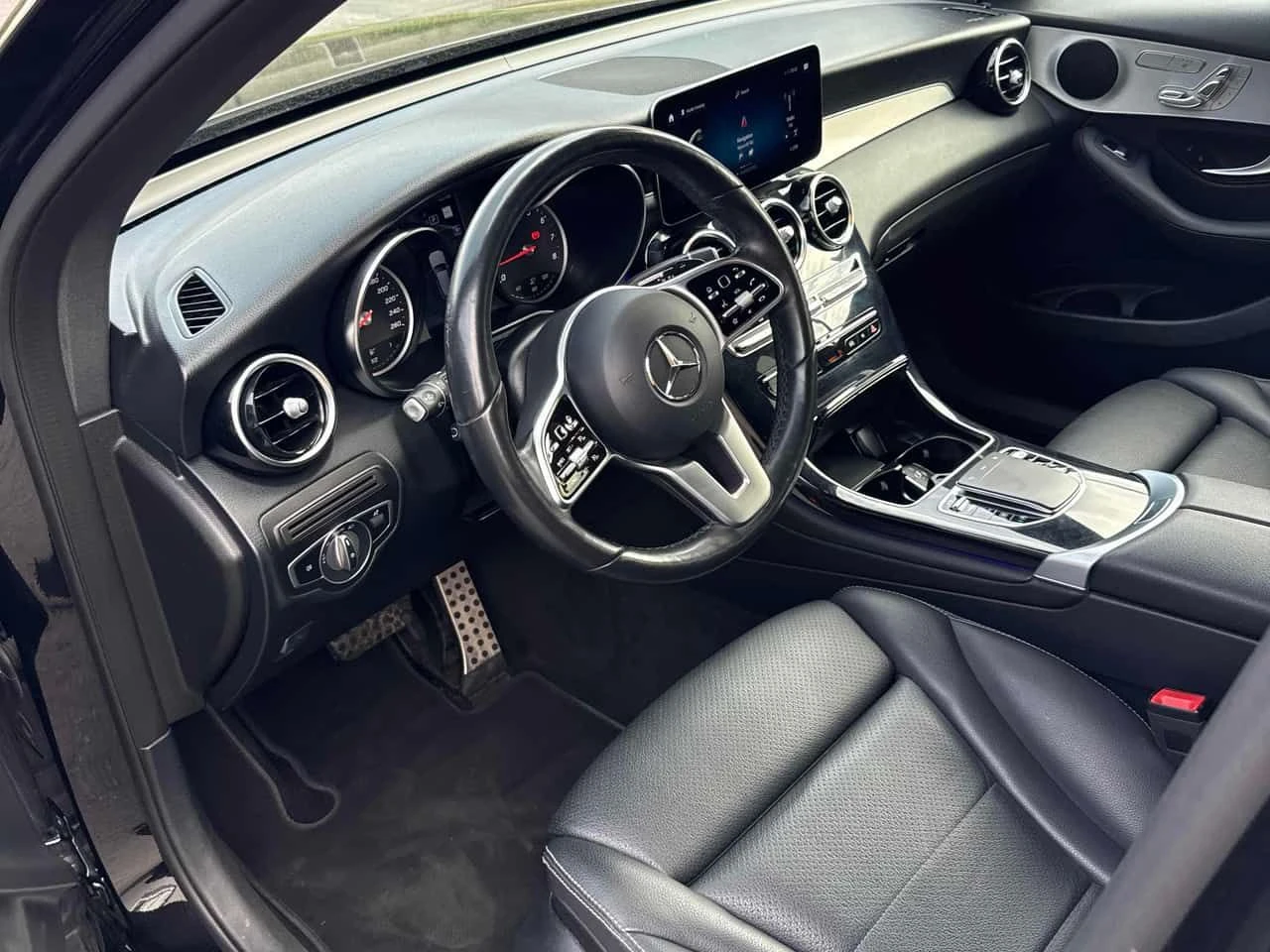 Mercedes-Benz GLC 300 * 360 * ПОДГРЕВИ * PANO * ПАМЕТ, снимка 16 - Автомобили и джипове - 54875698