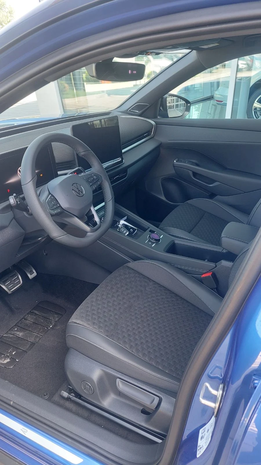 VW T-Roc R line, снимка 6 - Автомобили и джипове - 55503506