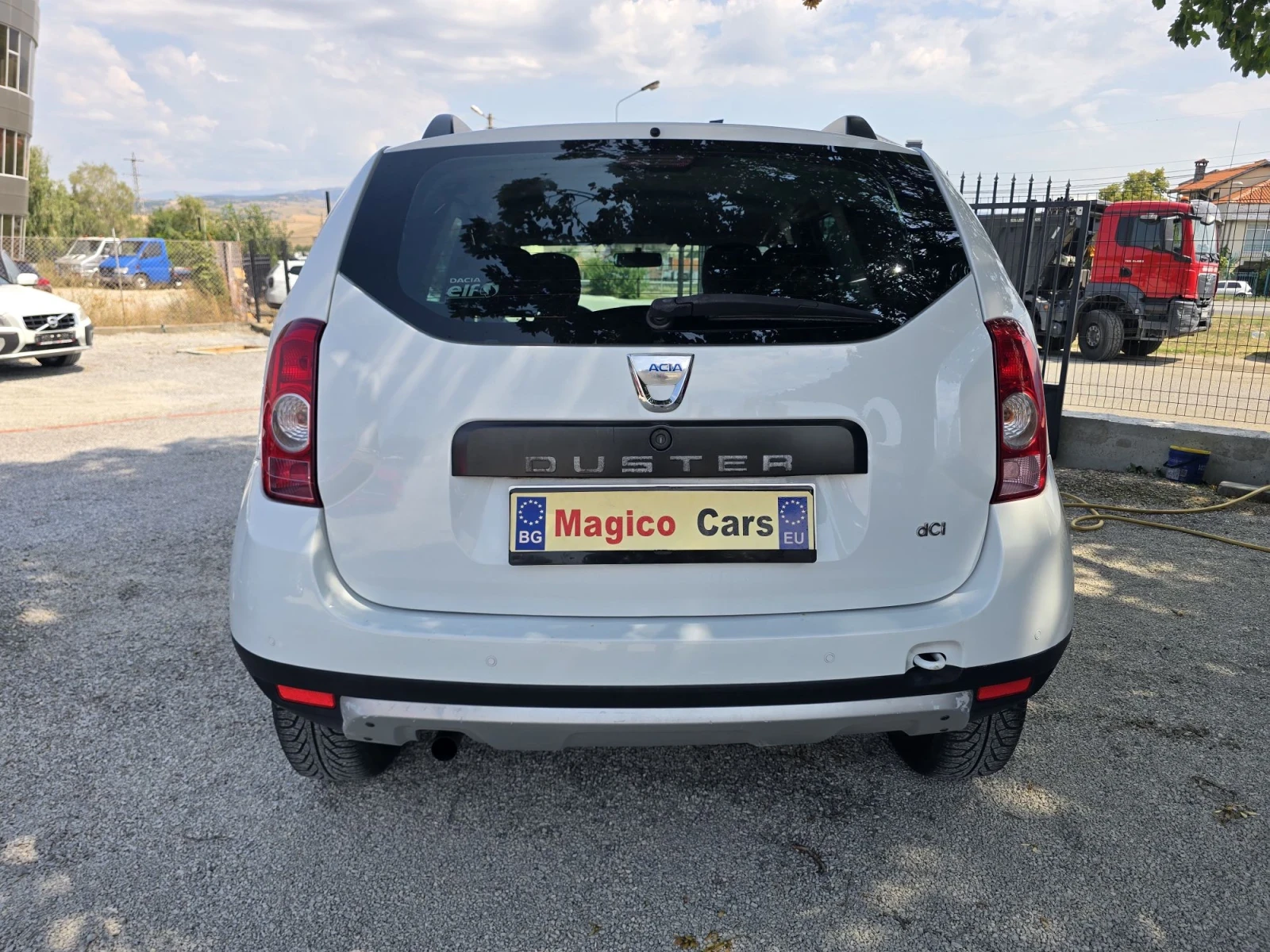 Dacia Duster 1.5dci, снимка 6 - Автомобили и джипове - 55713469