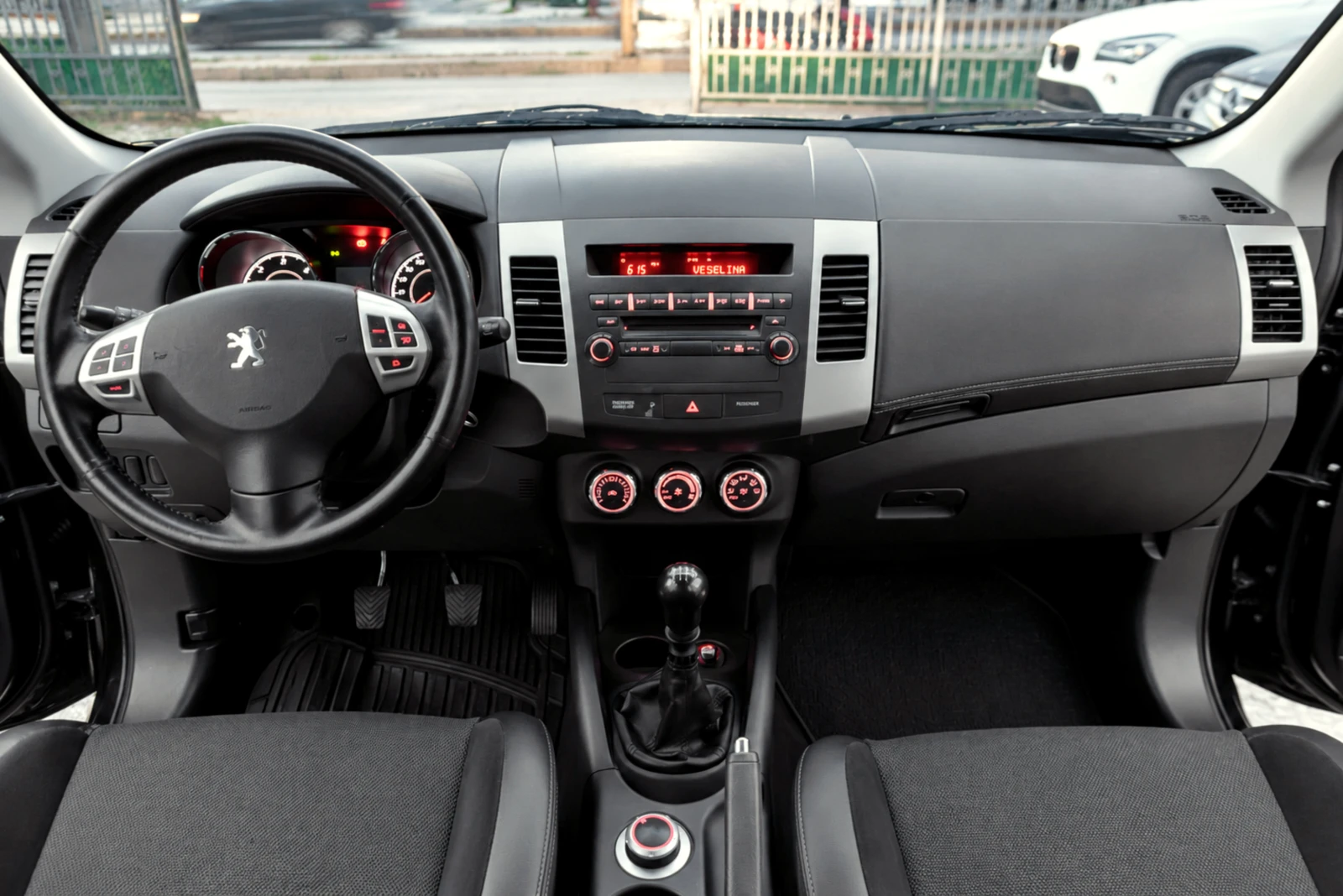 Peugeot 4007 2.2hdi 4x4, снимка 12 - Автомобили и джипове - 56264333