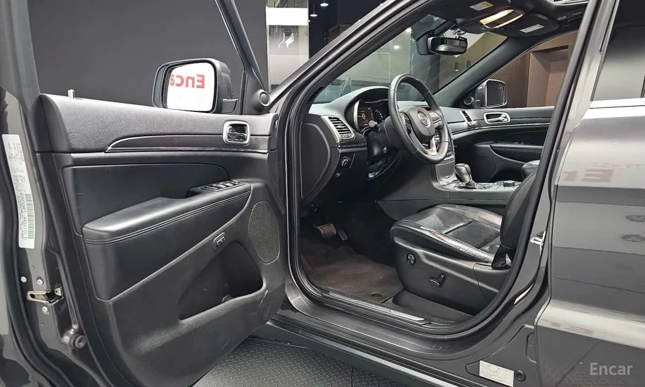 Jeep Cherokee * 3.6 Limited * ФИНАНСИРАНЕ, снимка 10 - Автомобили и джипове - 56365740