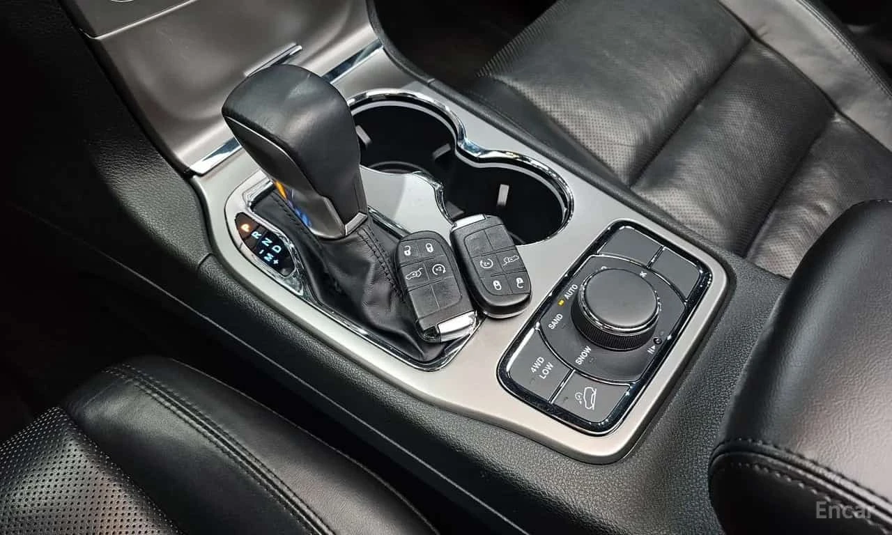 Jeep Cherokee * 3.6 Limited * ФИНАНСИРАНЕ, снимка 9 - Автомобили и джипове - 56365740