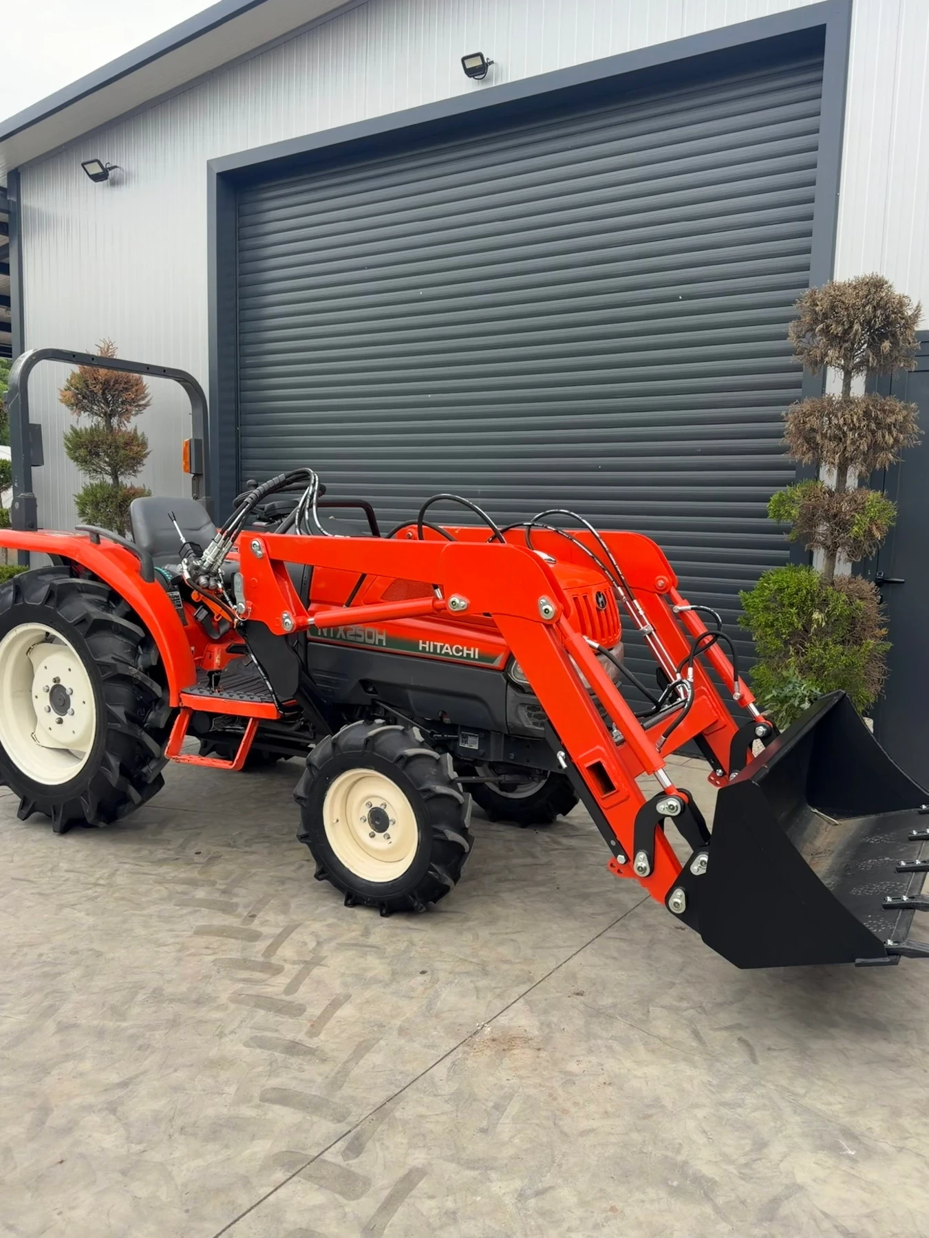 Трактор Kubota Hitachi KL250, снимка 11 - Селскостопанска техника - 55315777