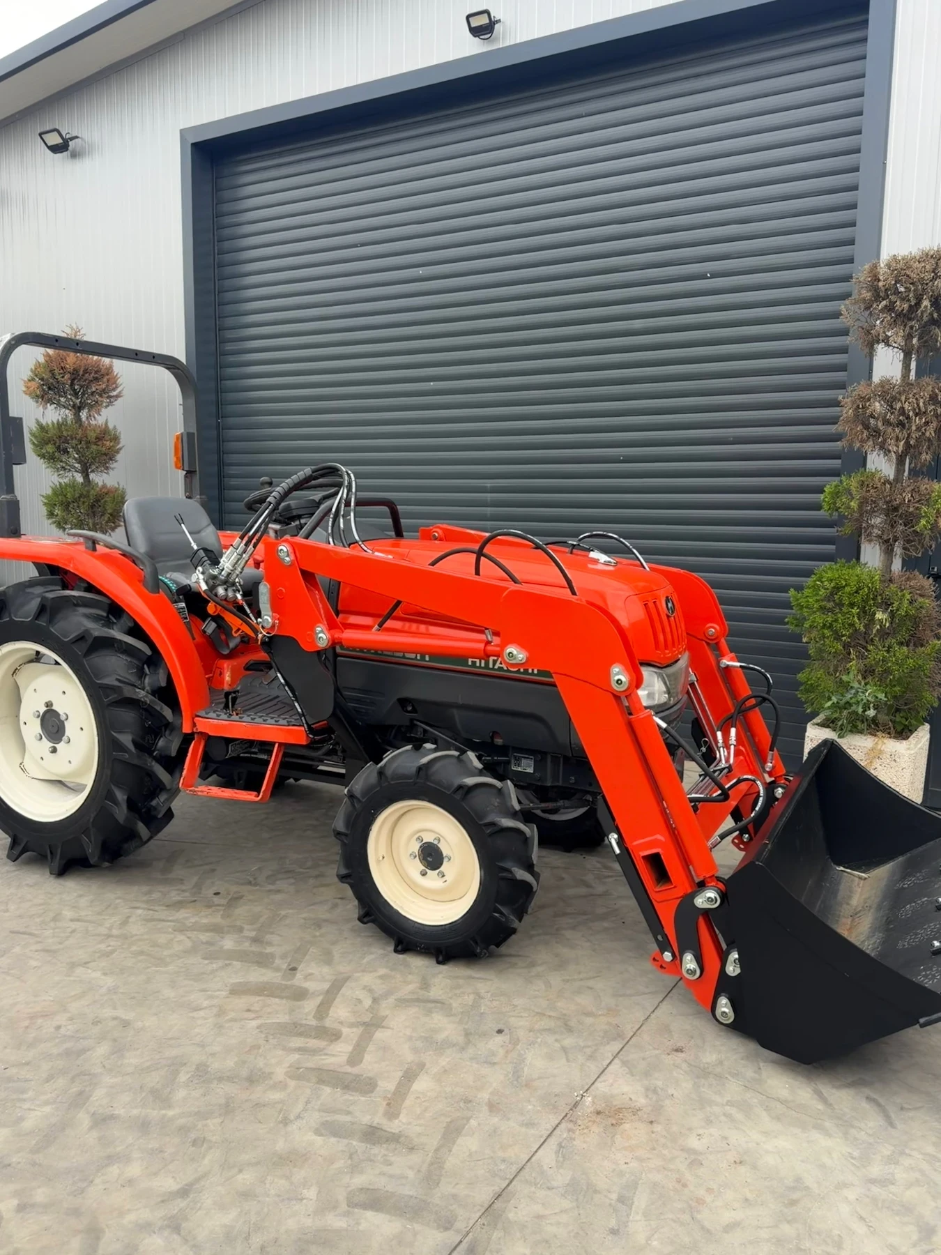Трактор Kubota Hitachi KL250, снимка 4 - Селскостопанска техника - 55315777