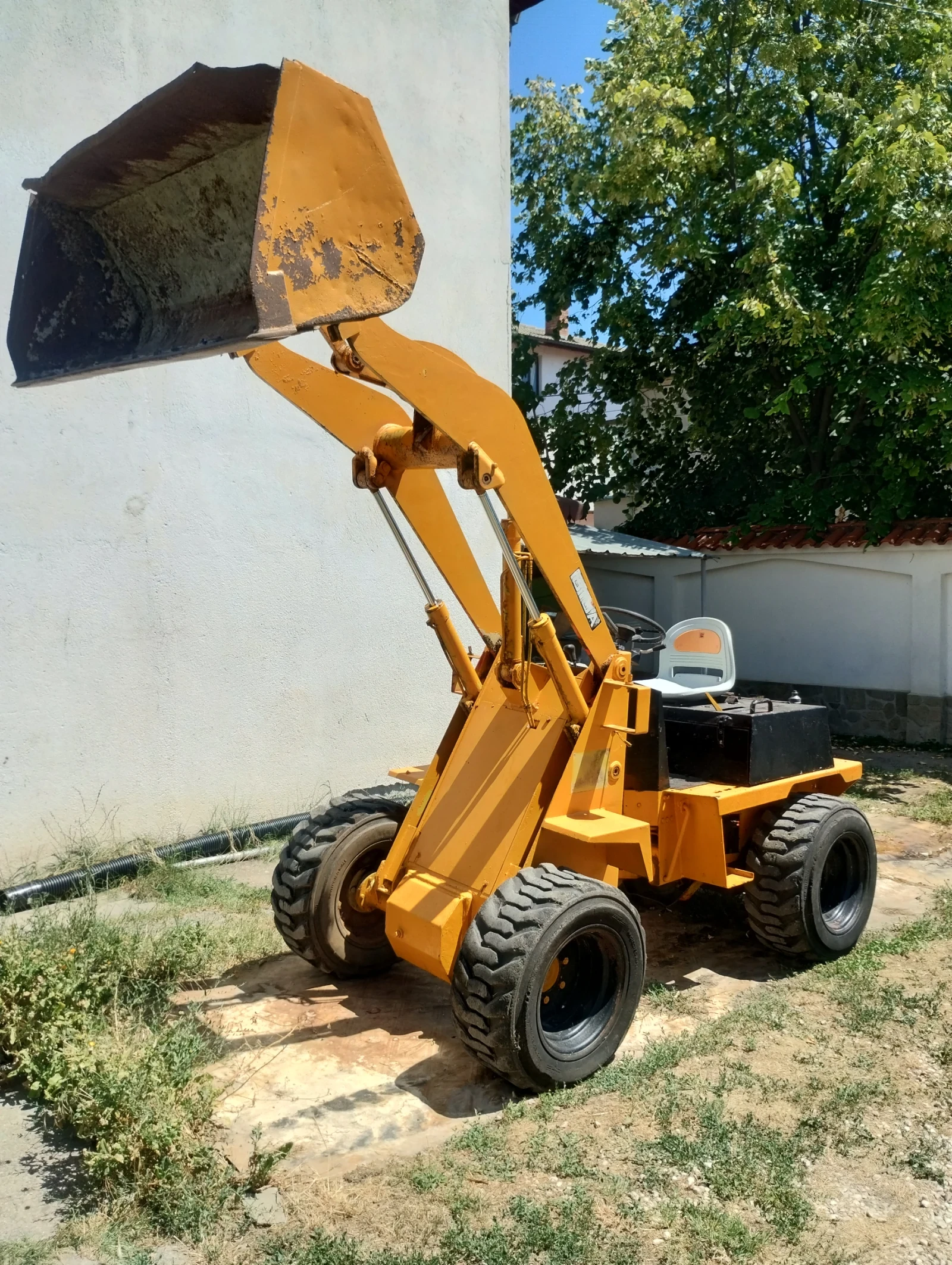 Мини челни товарачи Kubota TCM 810A  Kubota двигател 36hp