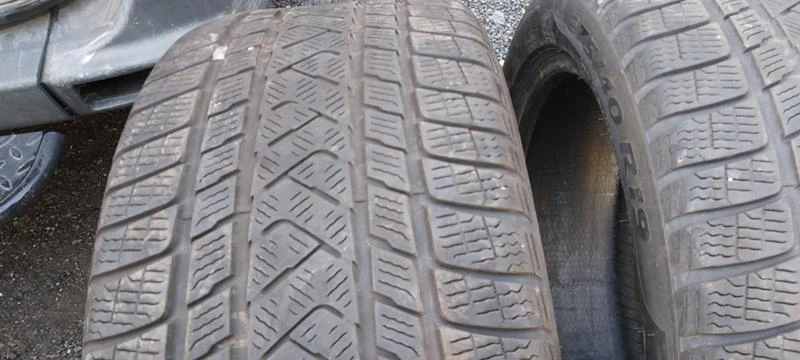 Гуми Зимни 275/40R19, снимка 3 - Гуми и джанти - 31151740