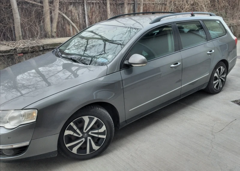 VW Passat Комби, снимка 5 - Автомобили и джипове - 47334085