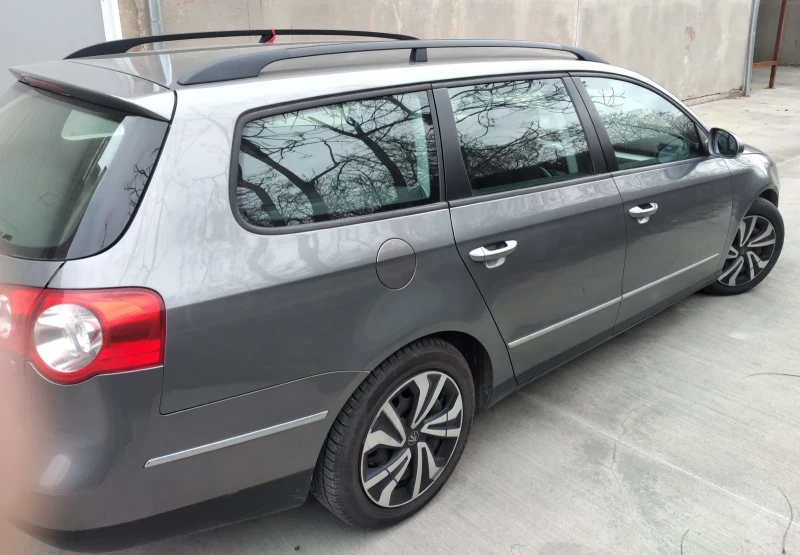 VW Passat Комби, снимка 4 - Автомобили и джипове - 47334085