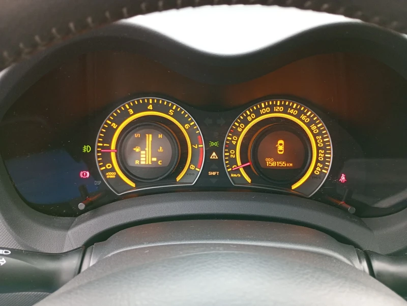 Toyota Auris 1.8i нов внос от CH, снимка 8 - Автомобили и джипове - 52598828