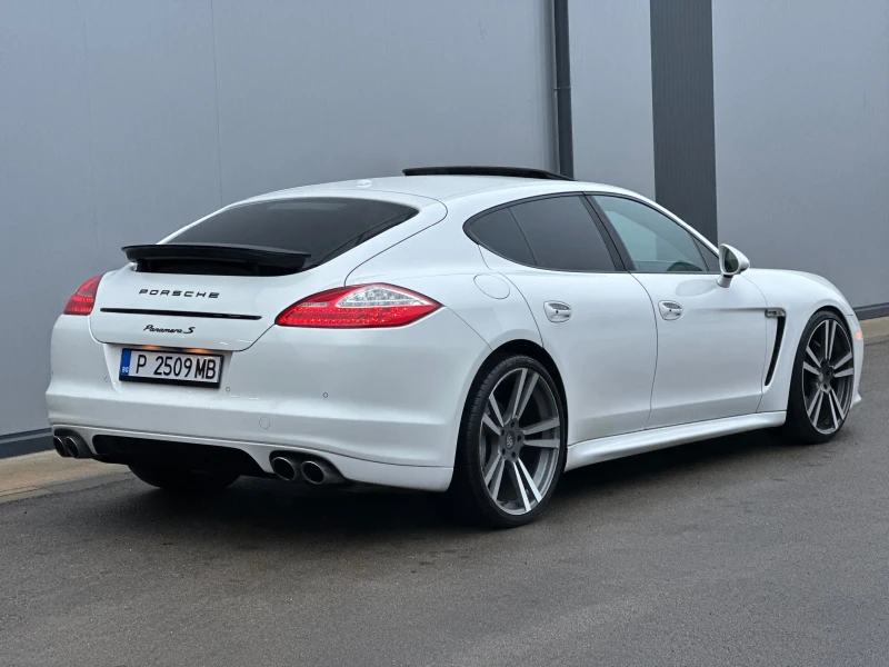 Porsche Panamera 4S/GTS/PACK/22* Rims/Bose/PDK/Щори/FULL MAX/KeyLes, снимка 11 - Автомобили и джипове - 53045582
