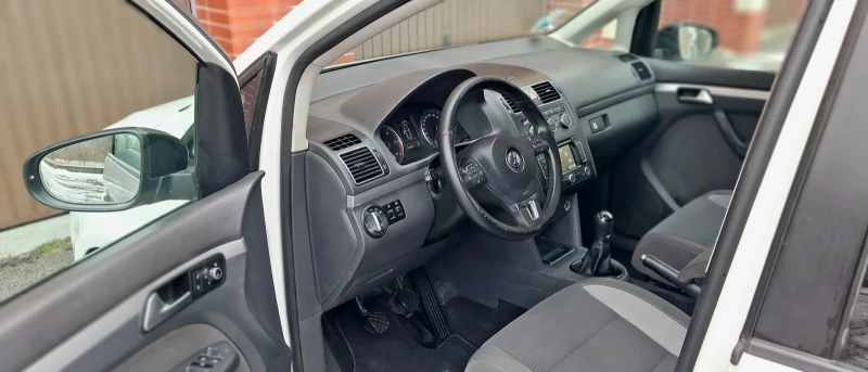 VW Touran Life 6+ 1 Панорама, снимка 7 - Автомобили и джипове - 53221713
