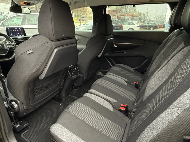 Peugeot 5008 1.5 HDI/ AUTOMAT/ FULL LED, снимка 12 - Автомобили и джипове - 53287154