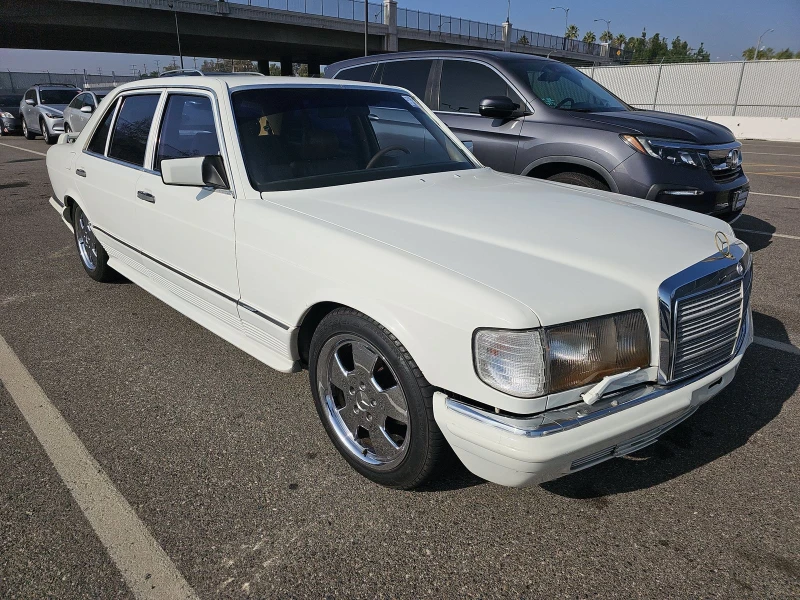 Mercedes-Benz 560, снимка 3 - Автомобили и джипове - 53424551