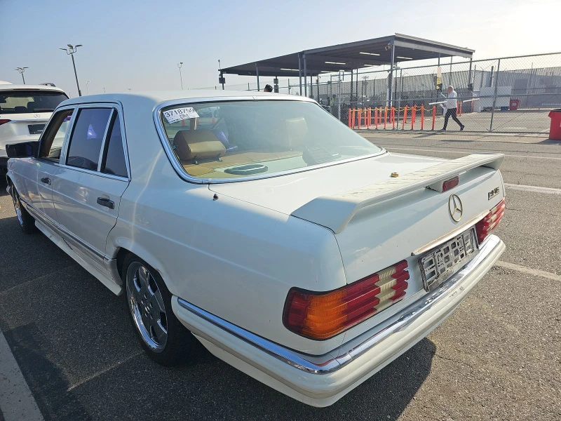 Mercedes-Benz 560, снимка 6 - Автомобили и джипове - 53424551