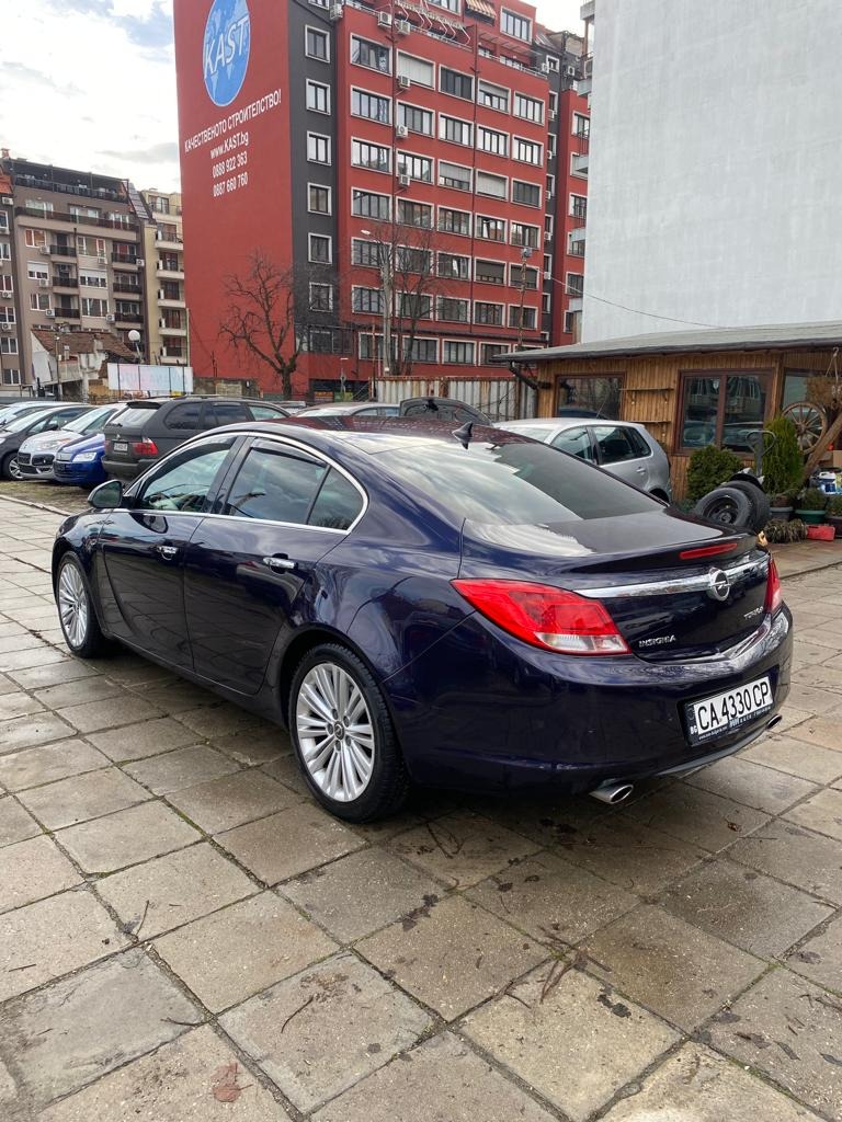Opel Insignia 2.0Т, снимка 2 - Автомобили и джипове - 45714024