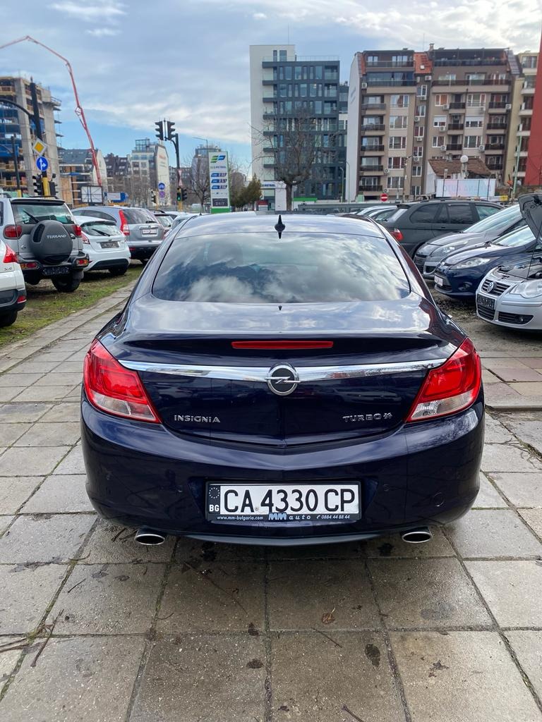 Opel Insignia 2.0Т, снимка 5 - Автомобили и джипове - 45714024