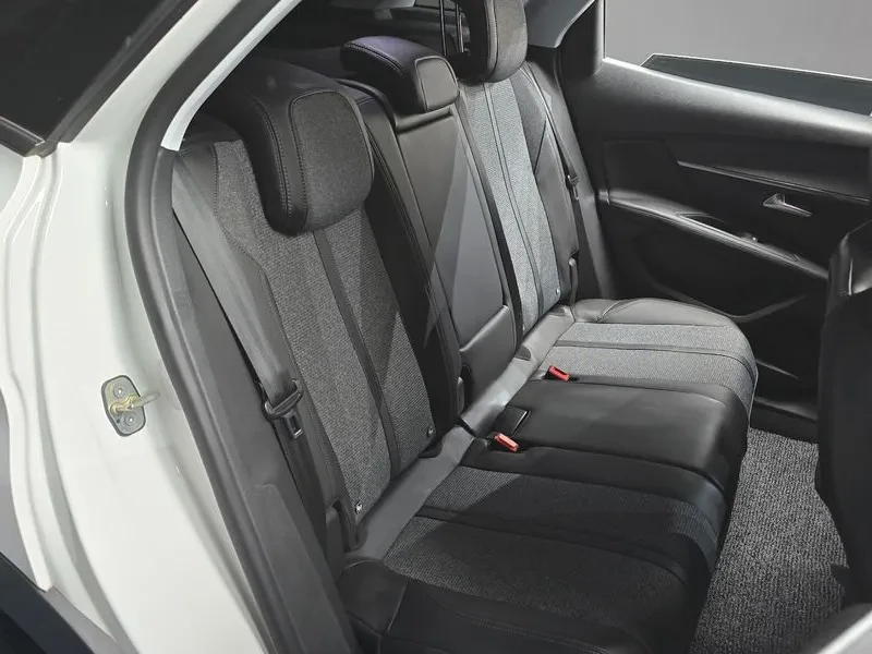 Peugeot 3008 1.6 BlueHDI, снимка 12 - Автомобили и джипове - 54298777