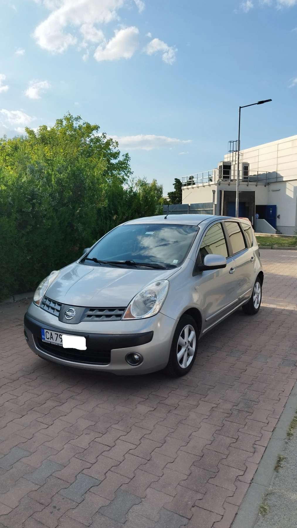 Nissan Note 1.6i - Automat 110 к.с - изображение 3