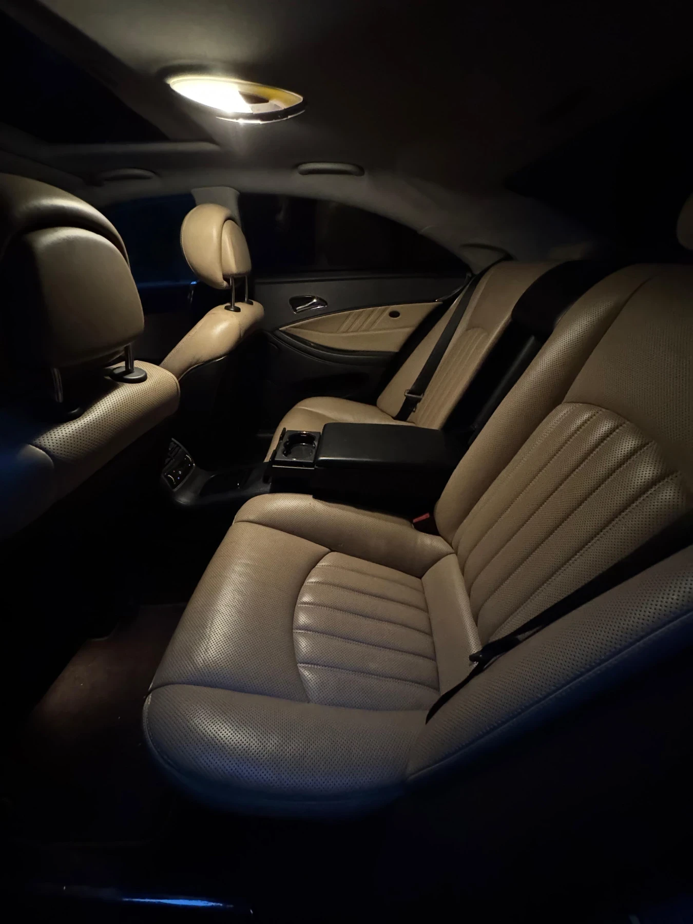 Mercedes-Benz CLS 320 Качваш се и караш - изображение 10