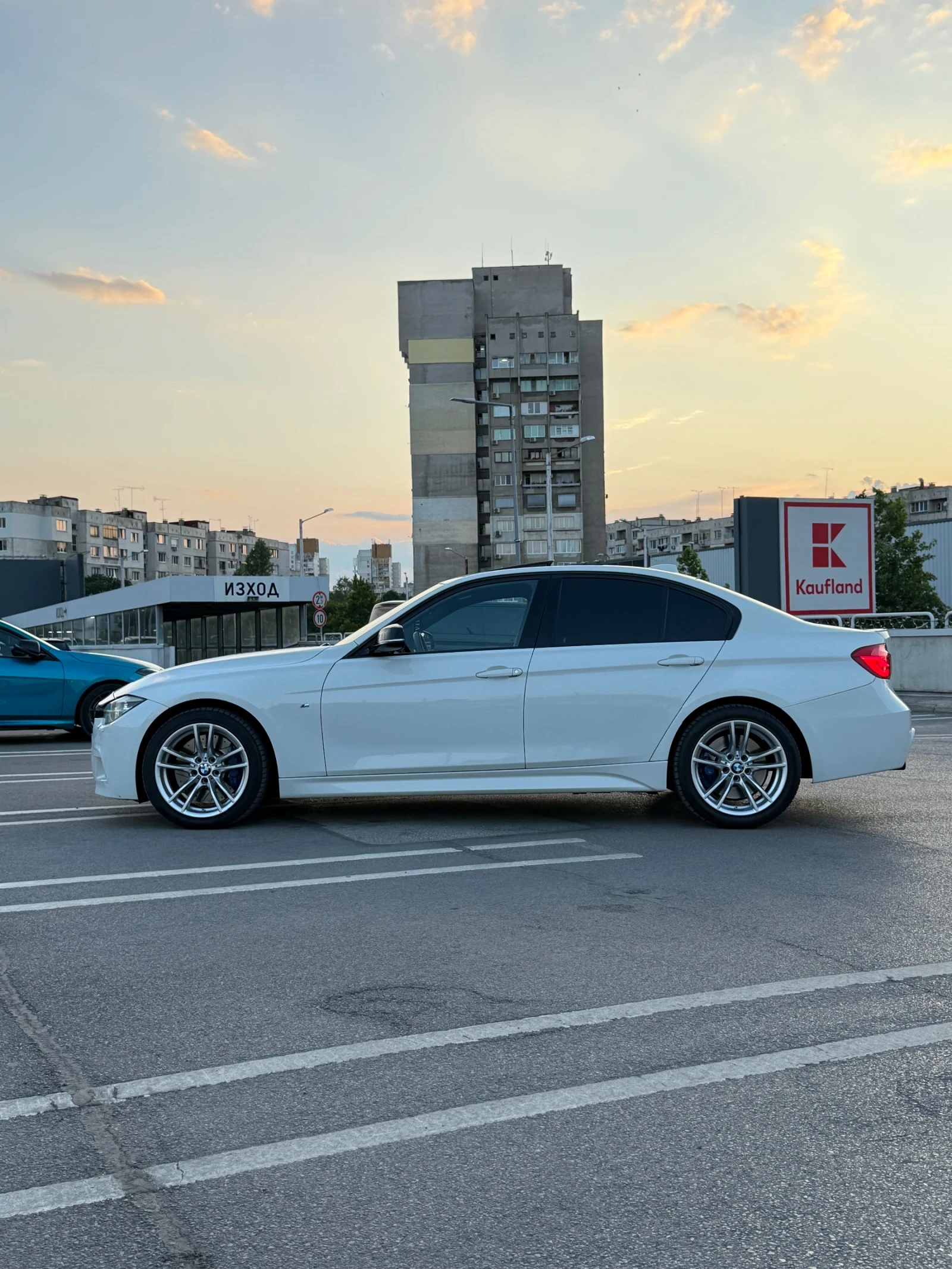 BMW 335 LCI/ xDrive/ M Package/ Сервизна история - изображение 3