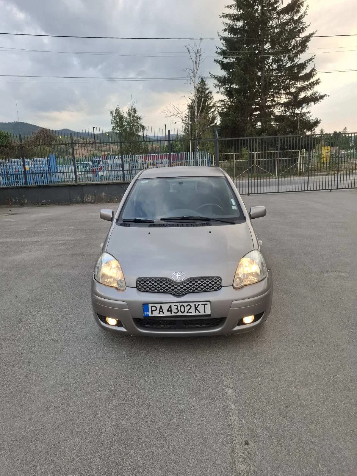 Toyota Yaris 1.4 D4d 75к.с - изображение 7