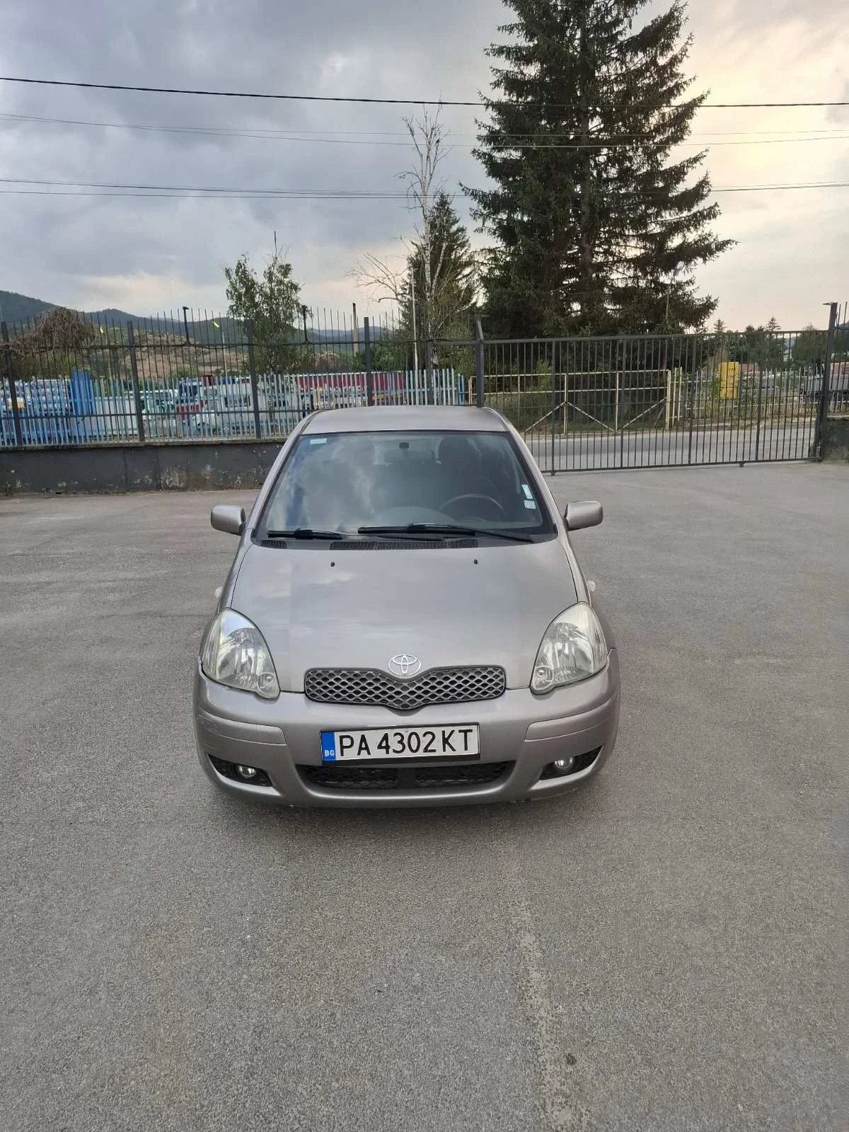 Toyota Yaris 1.4 D4d 75к.с - изображение 3