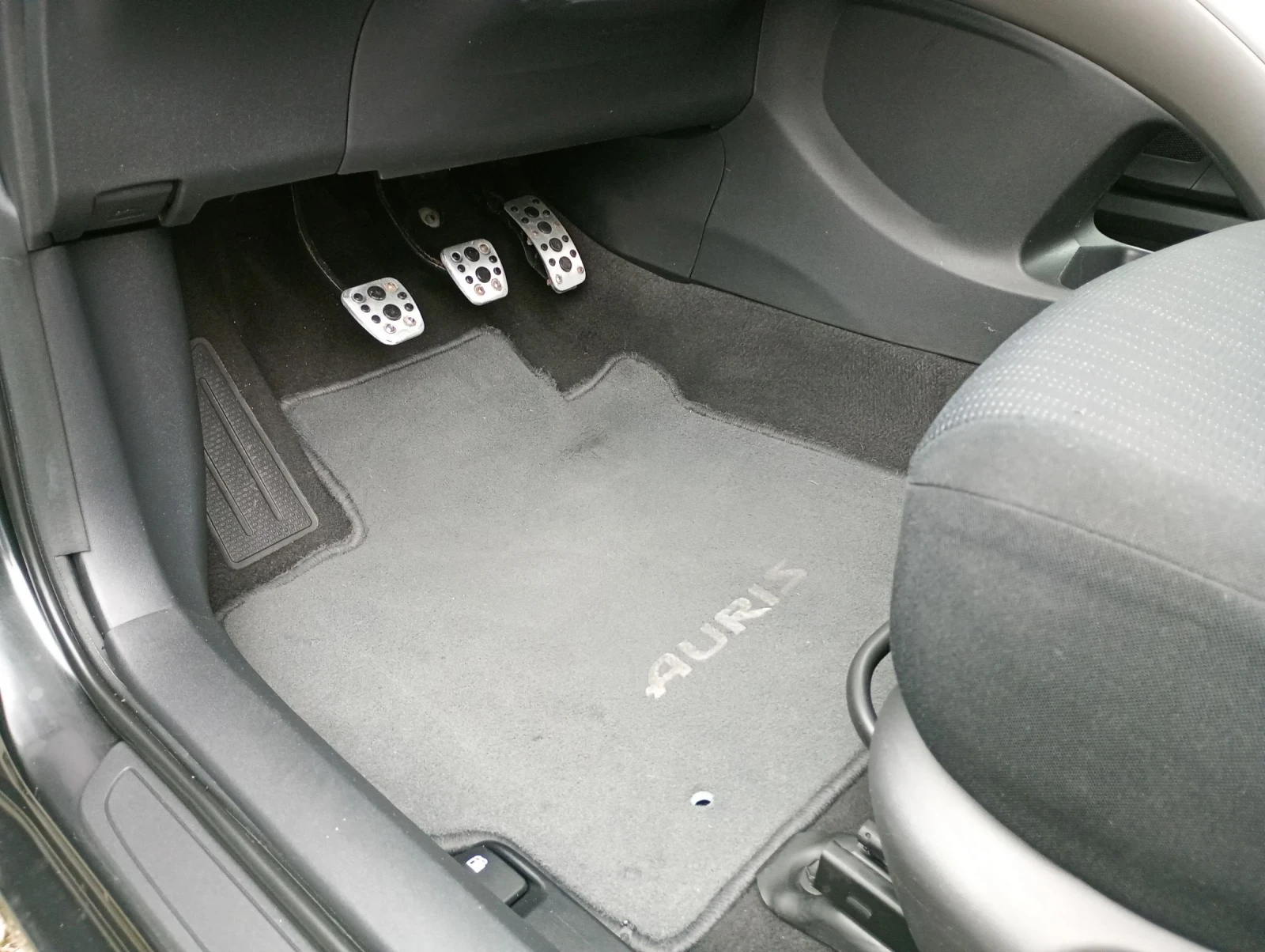 Toyota Auris 1.8i ��� ���� �� CH | Mobile.bg � ����������� 14