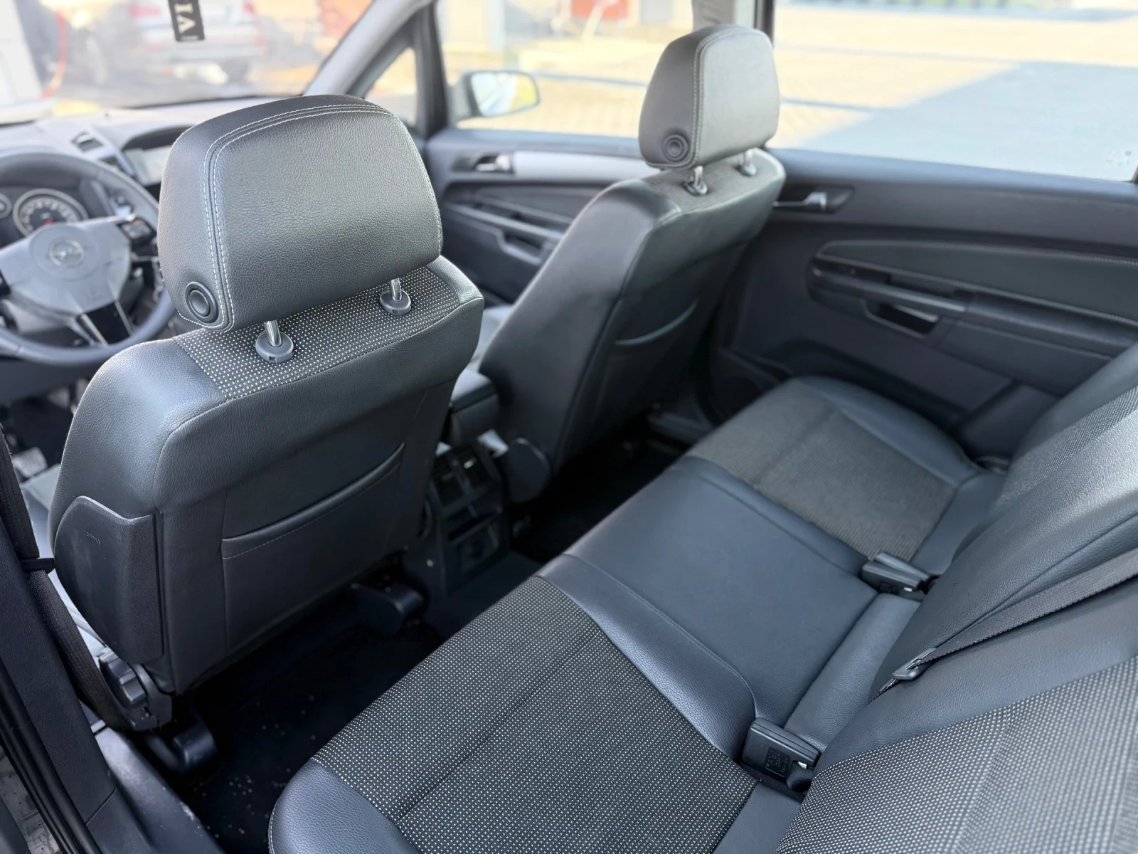 Opel Zafira  - изображение 8