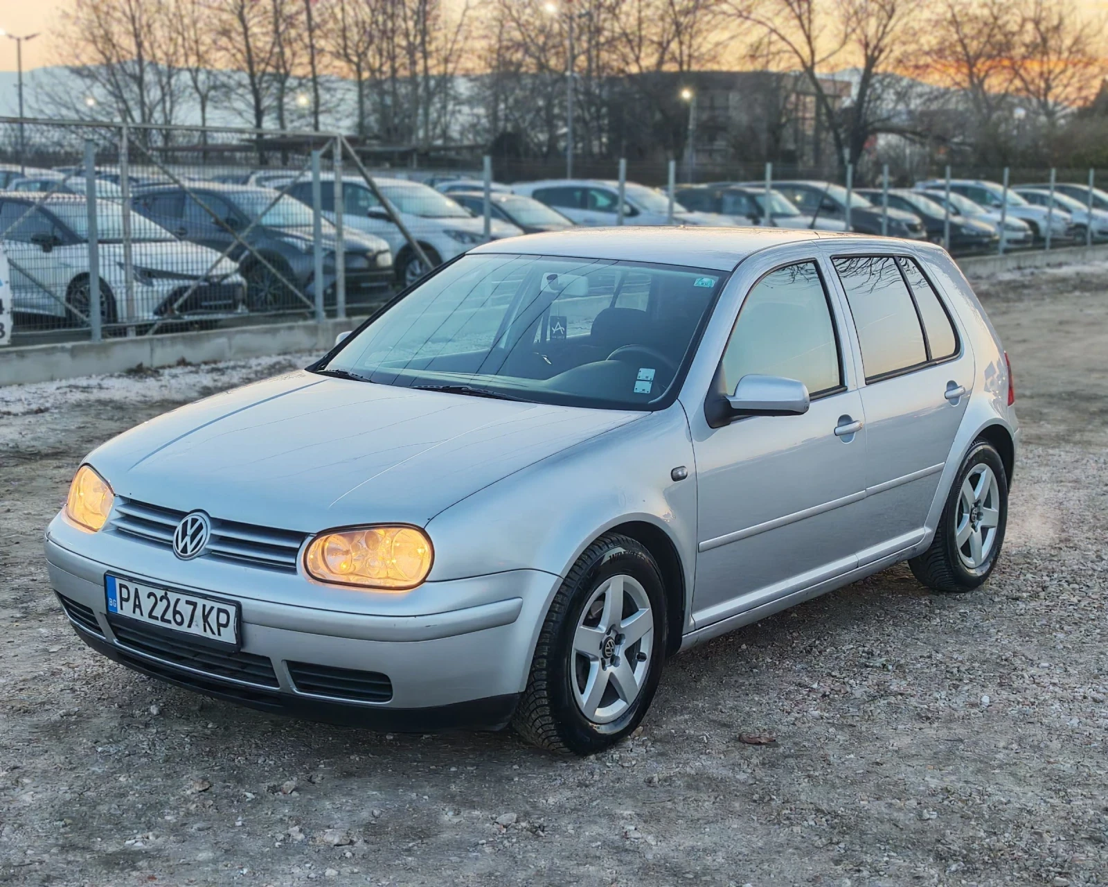 VW Golf 1.6 101 К.С. ГАЗ БЕНЗИН! РЕГИСТРАЦИЯ!  - изображение 3