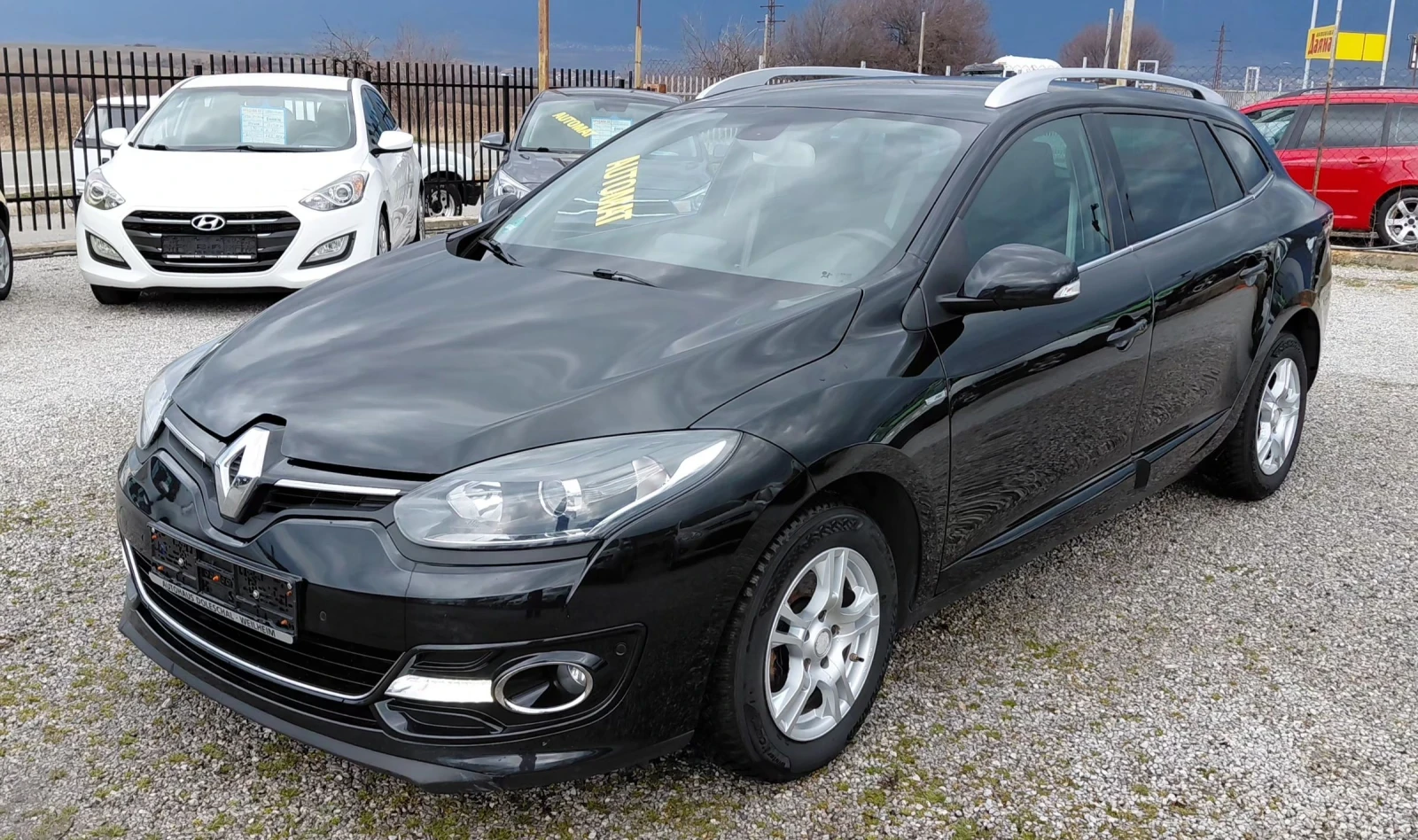 Renault Megane AUTOMAT, CAMERA, NAVI, KEYLESS, LEDER, лизинг , снимка 3 - Автомобили и джипове - 53610653