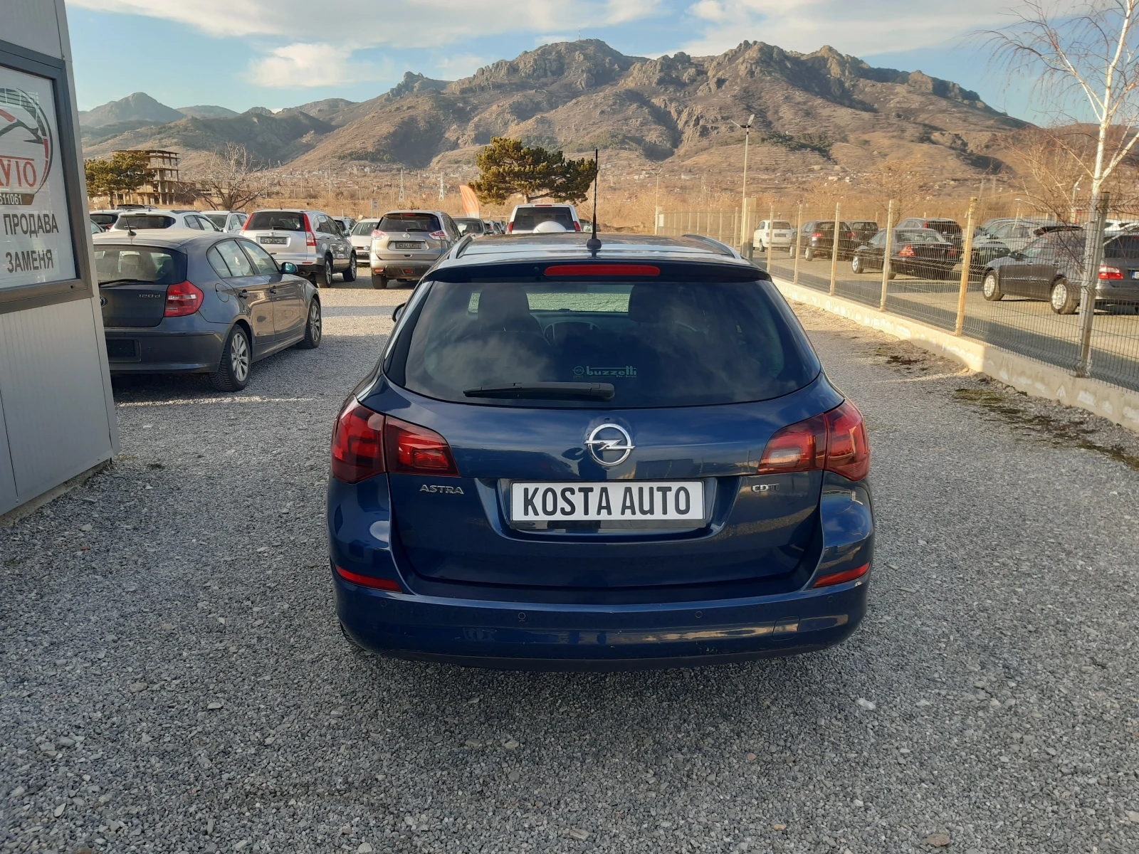 Opel Astra КАТО НОВА, снимка 5 - Автомобили и джипове - 53896139