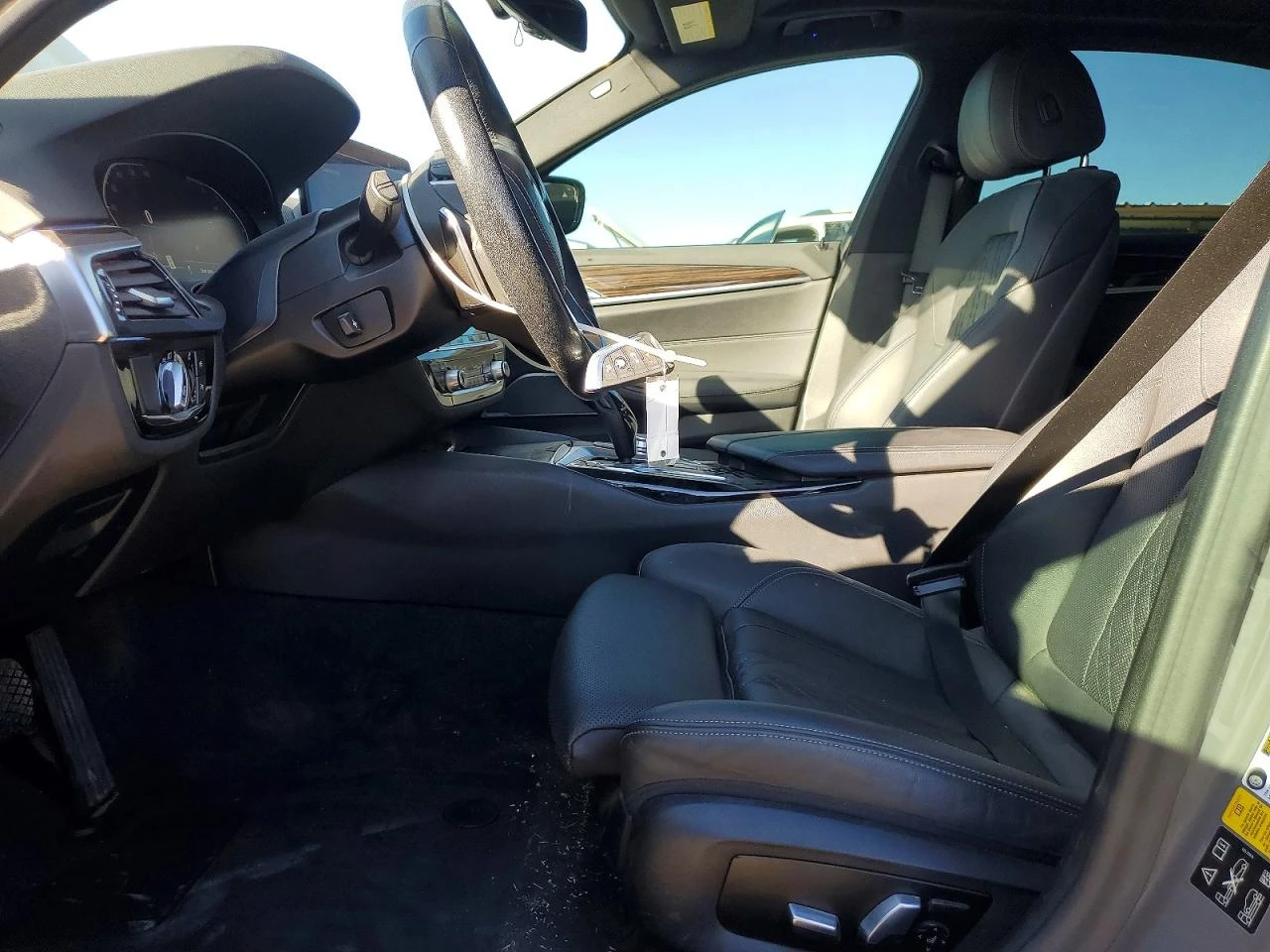 BMW 530 2.0l Xi, снимка 7 - Автомобили и джипове - 53939445