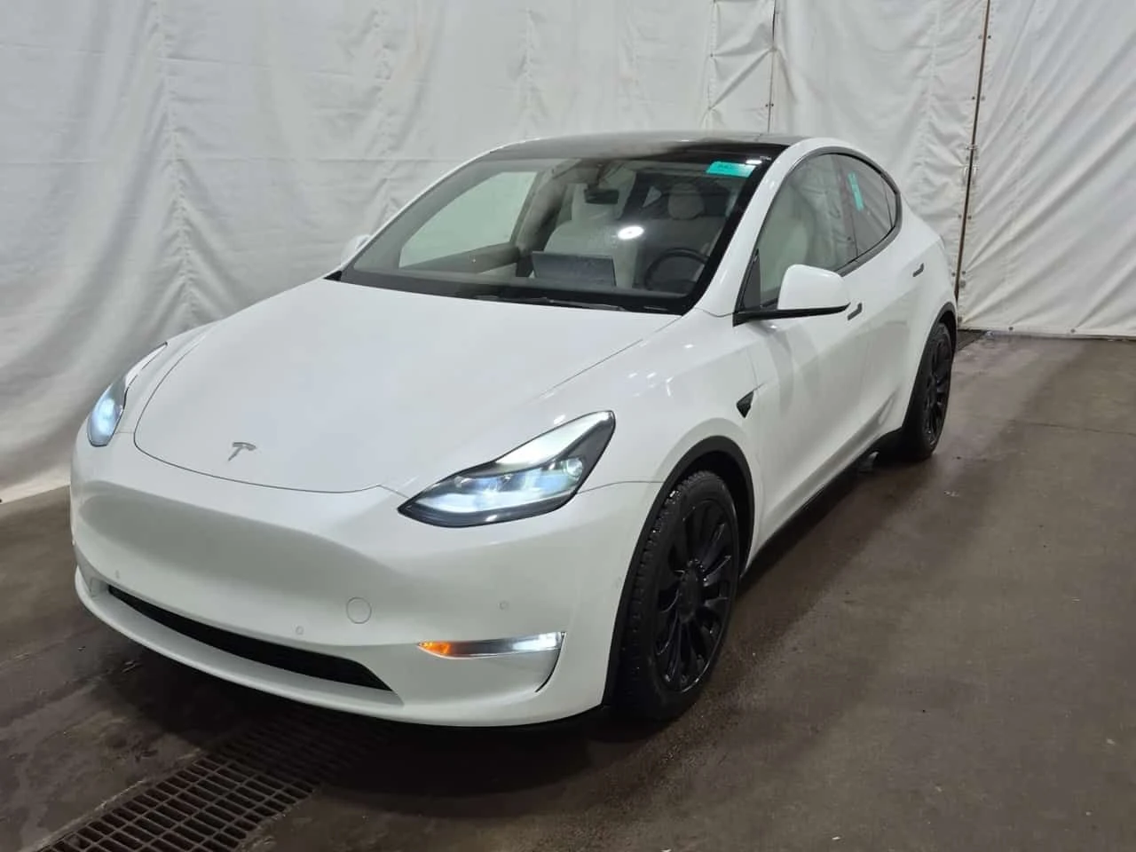 Tesla Model Y * PERFORMANCE * ПОДГРЕВ* BLIND SPOT*  | Auto.bg — изображение 1