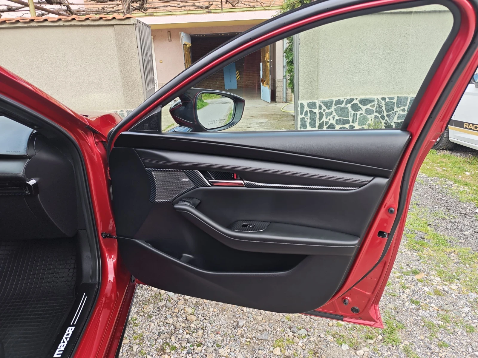 Mazda 3, снимка 13 - Автомобили и джипове - 54180659